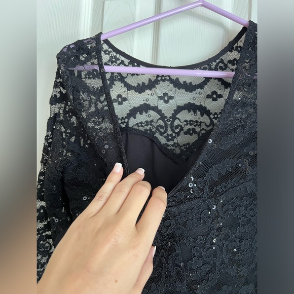 Black lace and sequin fitted midi dress - Picture 7 of 9